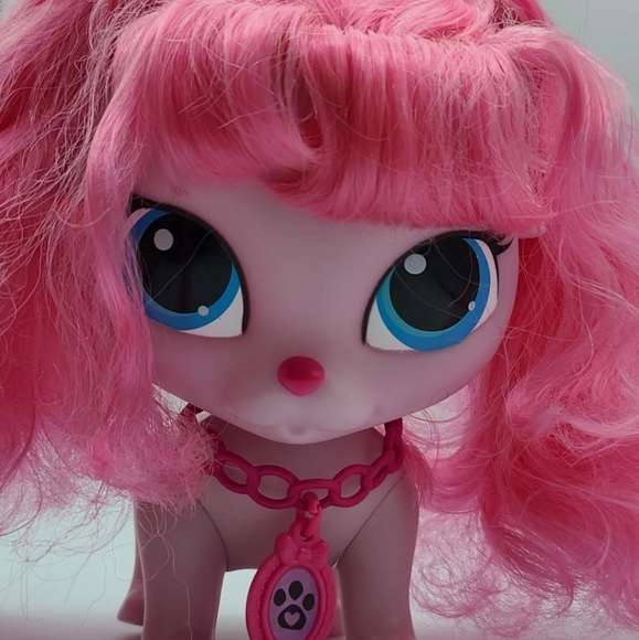 Disney Pet Palace Pink Dog 7" Pigtails no crown, Vinyl Figure 2015 Jakks Pacific - Picture 2 of 7